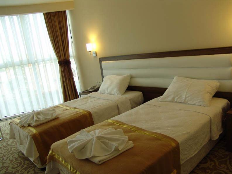 Ozpark Hotel Akşehir Quarto foto