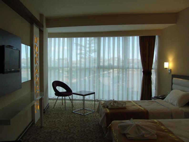 Ozpark Hotel Akşehir Quarto foto